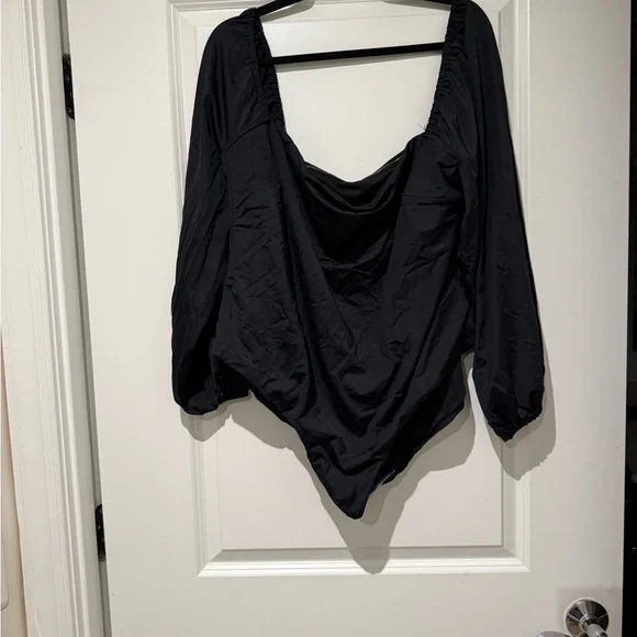 ASOS DESIGN Curve long sleeved swimsuit in black - Picture 3 of 5